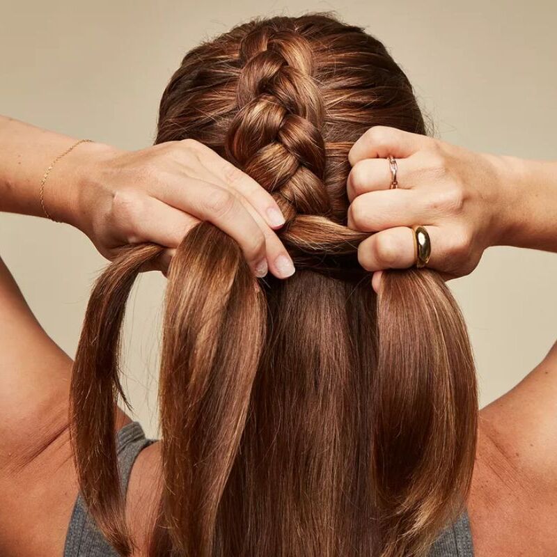 French Braid For Beginners: 7 Simple Steps 8 french braid for beginners 7