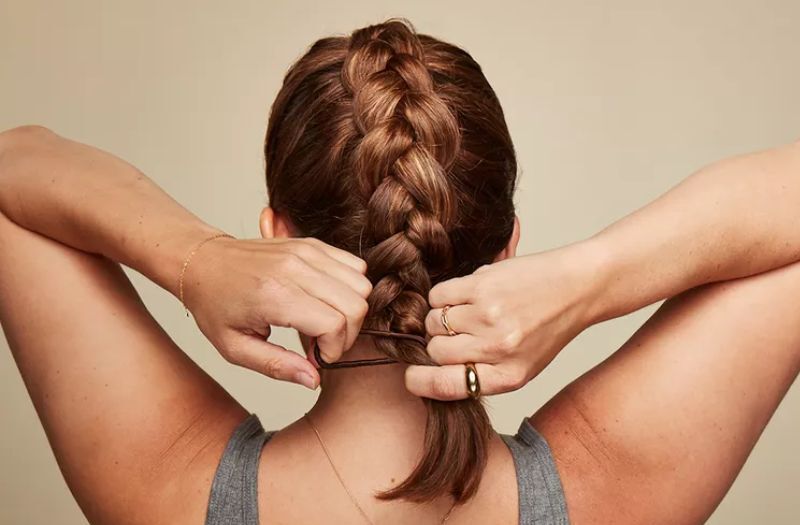 French Braid For Beginners: 7 Simple Steps 9 french braid for beginners 9