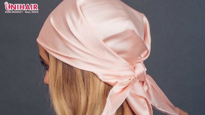 How To Sleep With Hair Extensions: 10 Amazing Tips 6 the best way to sleep with hair extensions
